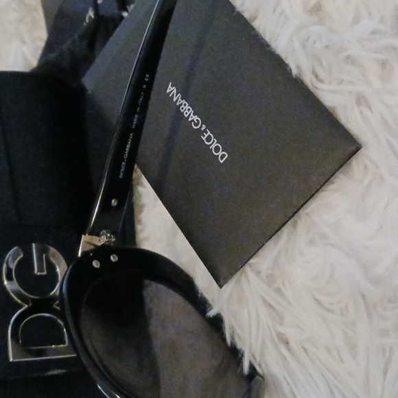 Dolce & Gabbana Round sunglasses - Picture 2 of 13